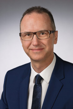 Prof. Dr. Peter Racky